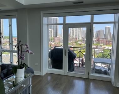 1444 N Orleans Street - Photo Thumbnail 17