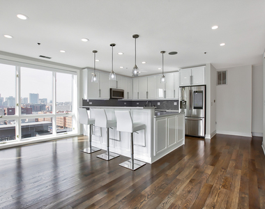 1444 N Orleans Street - Photo Thumbnail 7