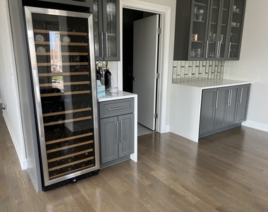 1444 N Orleans Street - Photo Thumbnail 8