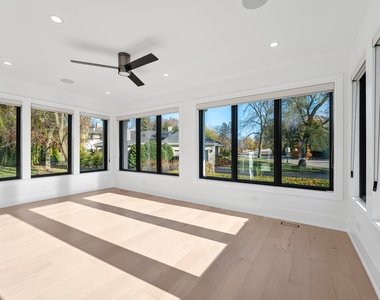 704 Sheridan Road - Photo Thumbnail 9