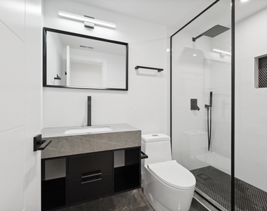 704 Sheridan Road - Photo Thumbnail 44