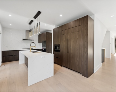 704 Sheridan Road - Photo Thumbnail 15