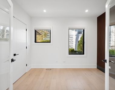 704 Sheridan Road - Photo Thumbnail 23