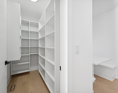 704 Sheridan Road - Photo Thumbnail 21