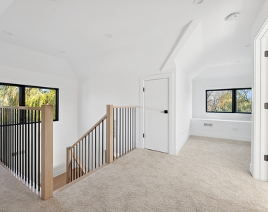 704 Sheridan Road - Photo Thumbnail 38
