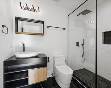 704 Sheridan Road - Photo Thumbnail 31