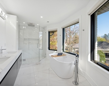 704 Sheridan Road - Photo Thumbnail 28