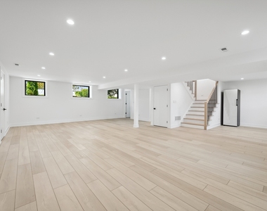 704 Sheridan Road - Photo Thumbnail 41