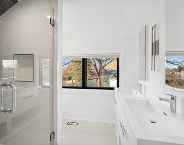 704 Sheridan Road - Photo Thumbnail 40