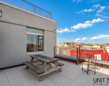 184 Noll Street - Photo Thumbnail 11