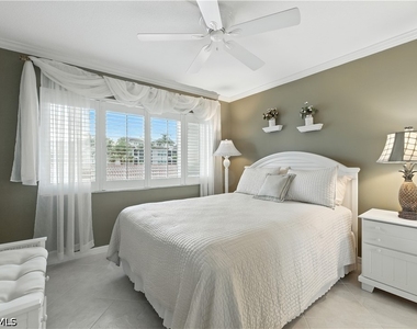 26000 Hickory Boulevard - Photo Thumbnail 7