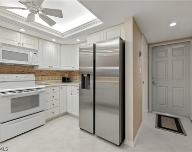 26000 Hickory Boulevard - Photo Thumbnail 3