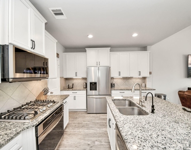 4911 Vergano Villa Drive - Photo Thumbnail 11