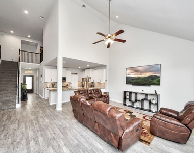 4911 Vergano Villa Drive - Photo Thumbnail 14