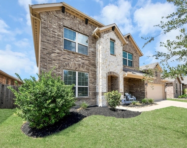 4911 Vergano Villa Drive - Photo Thumbnail 2