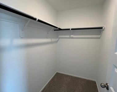2712 Bryan Grove Lane - Photo Thumbnail 15