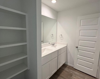 2712 Bryan Grove Lane - Photo Thumbnail 16