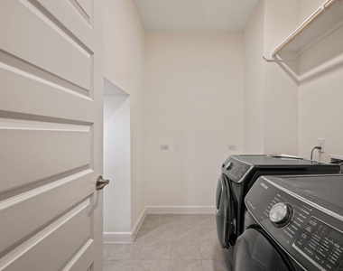 4055 Woodland Meadow Drive - Photo Thumbnail 13