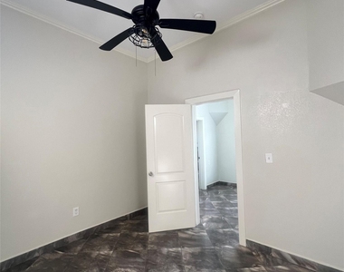 2809 Avenue O 1/2 - Photo Thumbnail 5