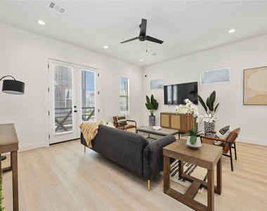 7809 Amelia Road - Photo Thumbnail 2