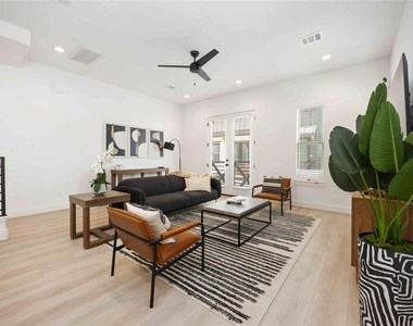 7809 Amelia Road - Photo Thumbnail 4
