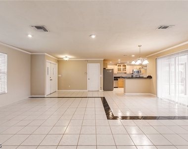 2516 Se 22nd Avenue - Photo Thumbnail 8