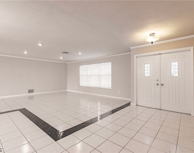 2516 Se 22nd Avenue - Photo Thumbnail 5
