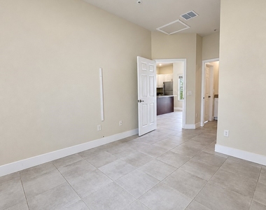 3325 Sw 8th Place - Photo Thumbnail 7