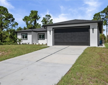 828 Genoa Avenue S - Photo Thumbnail 2