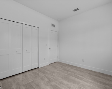 828 Genoa Avenue S - Photo Thumbnail 30