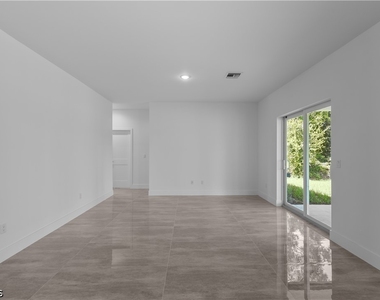 828 Genoa Avenue S - Photo Thumbnail 10