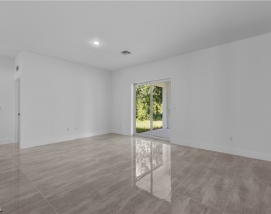 828 Genoa Avenue S - Photo Thumbnail 11