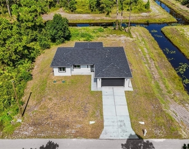 828 Genoa Avenue S - Photo Thumbnail 3