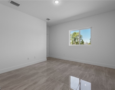 828 Genoa Avenue S - Photo Thumbnail 17