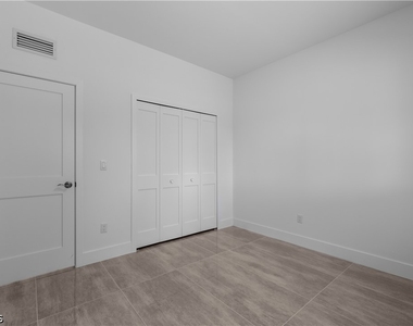 828 Genoa Avenue S - Photo Thumbnail 38