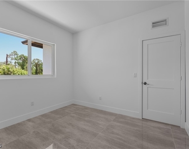 828 Genoa Avenue S - Photo Thumbnail 23