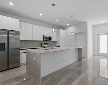 828 Genoa Avenue S - Photo Thumbnail 6