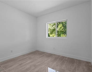 828 Genoa Avenue S - Photo Thumbnail 35