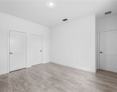 1142 Dutchess Street E - Photo Thumbnail 16