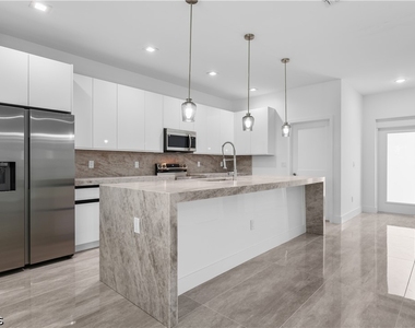 1142 Dutchess Street E - Photo Thumbnail 4