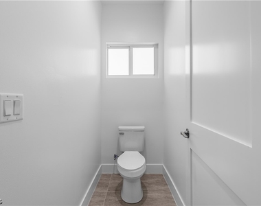 1142 Dutchess Street E - Photo Thumbnail 25