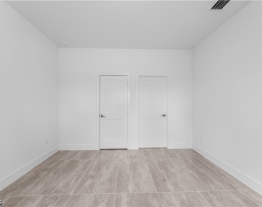 1142 Dutchess Street E - Photo Thumbnail 19