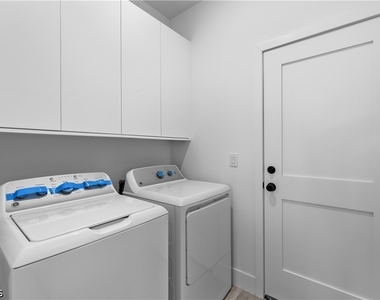 1142 Dutchess Street E - Photo Thumbnail 43