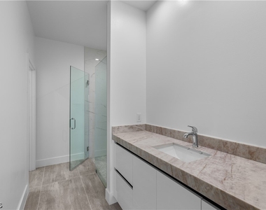 1142 Dutchess Street E - Photo Thumbnail 24