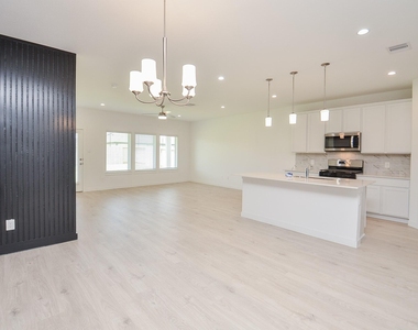 31707 Hallington Hill Lane - Photo Thumbnail 5