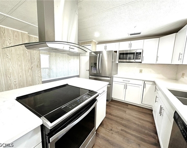 16004 Tangelo Way - Photo Thumbnail 8