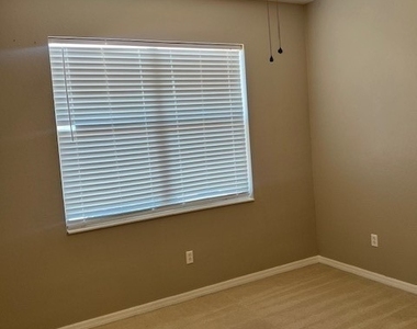 20534 Larino Loop - Photo Thumbnail 15