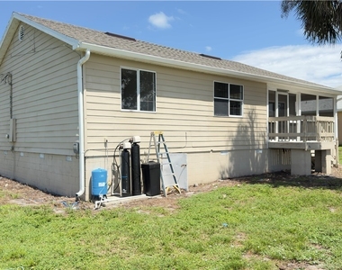 824 Frederick Reid Street E - Photo Thumbnail 4