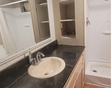 331 San Bernardino Street - Photo Thumbnail 6