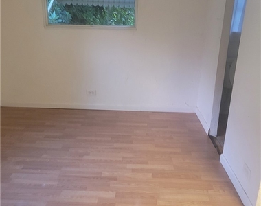 331 San Bernardino Street - Photo Thumbnail 9